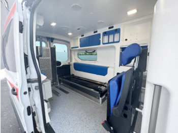 Ambulance Ford Transit 2.2 TDCI 4x2 Transit 2.2 TDCI 4x2, Krankentransporter: photos 2