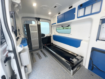 Ambulance Ford Transit 2.2 TDCI 4x2 Transit 2.2 TDCI 4x2, Krankentransporter: photos 3