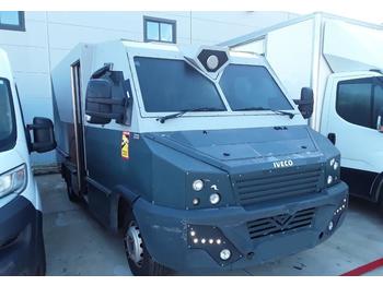 Fourgon blindé Iveco Daily 70C17 armored truck to transport money: photos 1