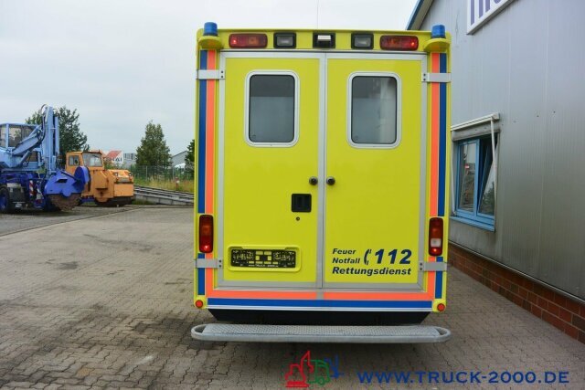 Ambulance Mercedes-Benz Sprinter 516 CDI Intensiv- Rettung- Krankenwagen: photos 15