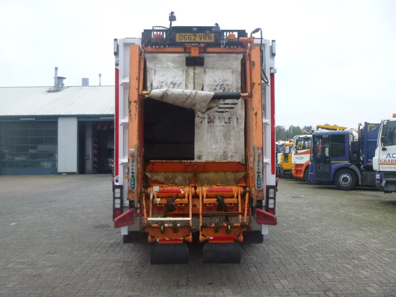Benne à ordures ménagères Mercedes Econic 2629 6x2 RHD Faun Variopress refuse truck: photos 5