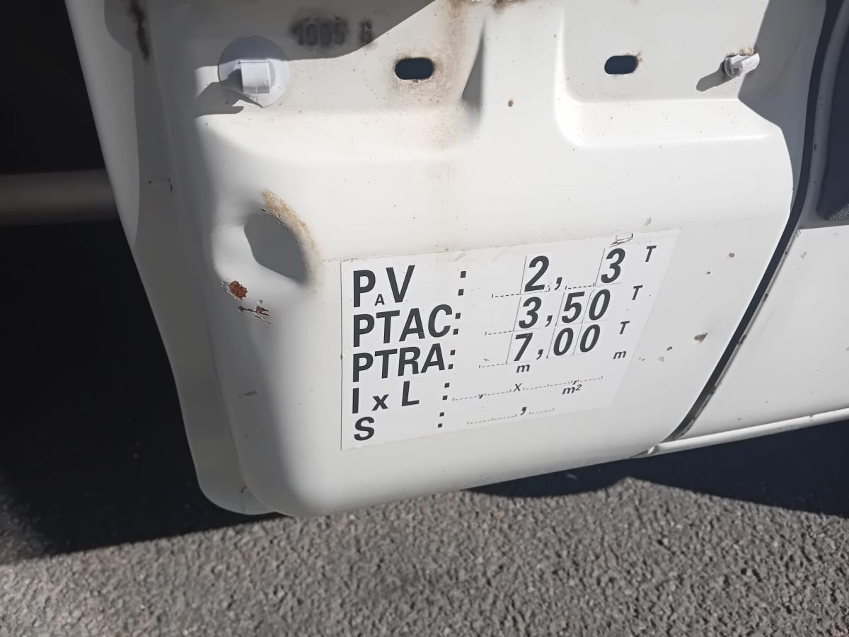 Remorqueuse Iveco 35C14HPI