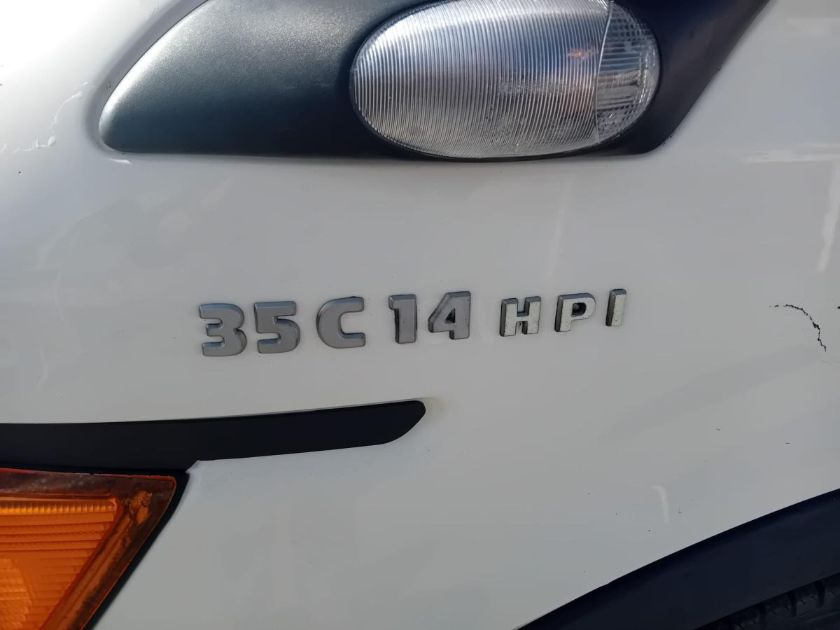 Remorqueuse Iveco 35C14HPI