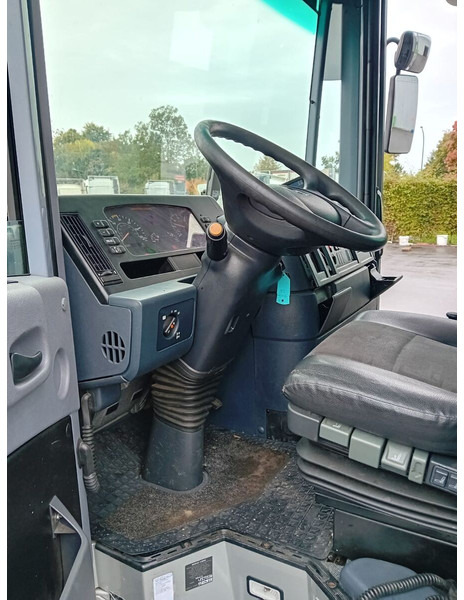 Remorqueuse Mercedes-Benz Econic 1833