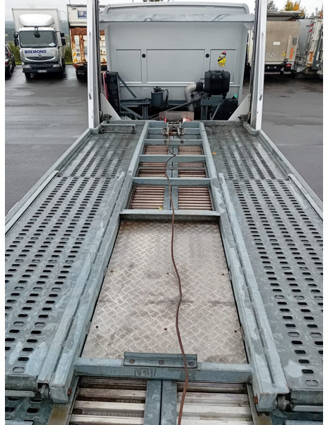 Remorqueuse Mercedes-Benz Econic 1833