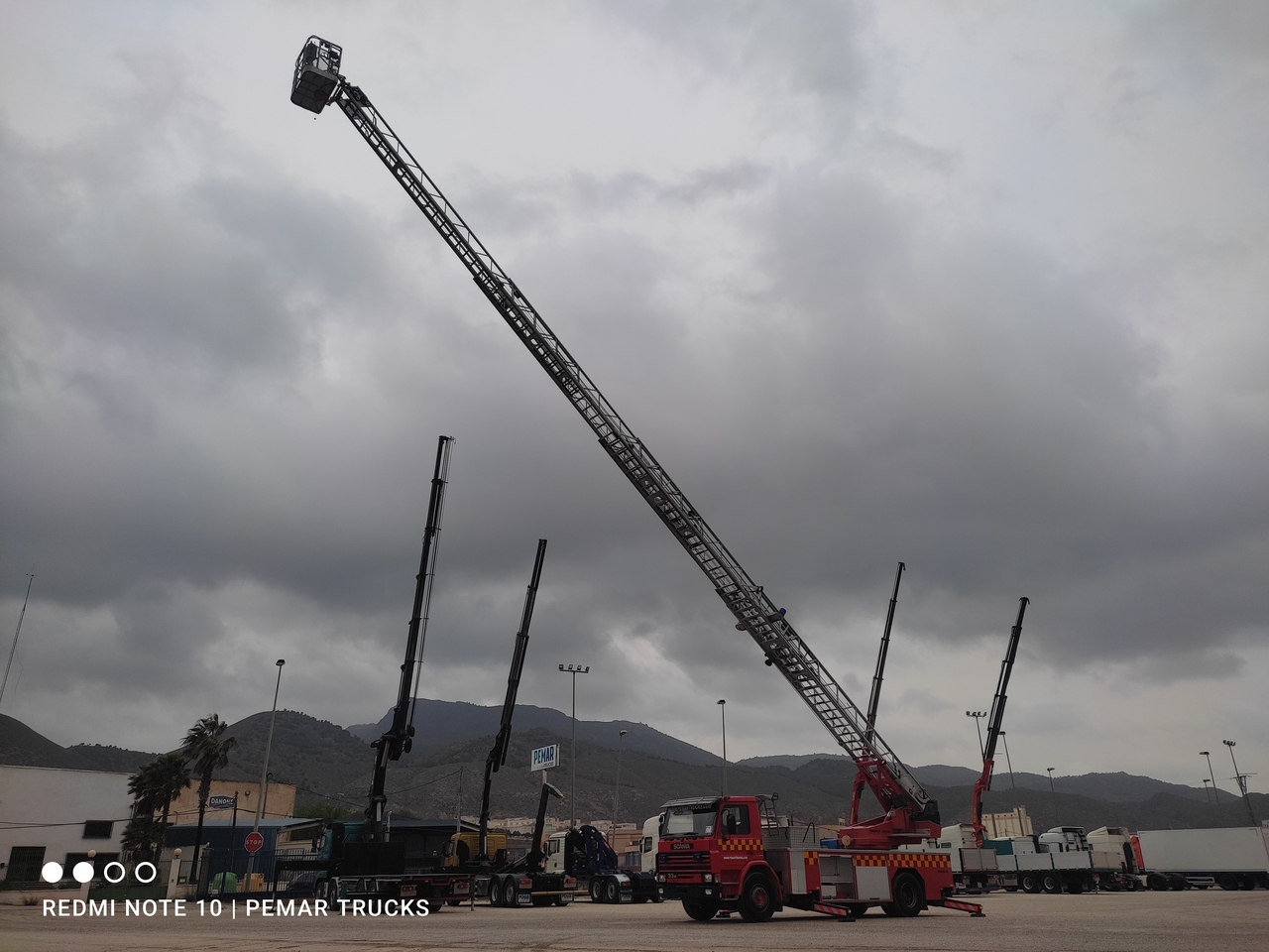 Camion de pompier SCANIA G93 250 ESCALERA BOMBEROS: photos 16