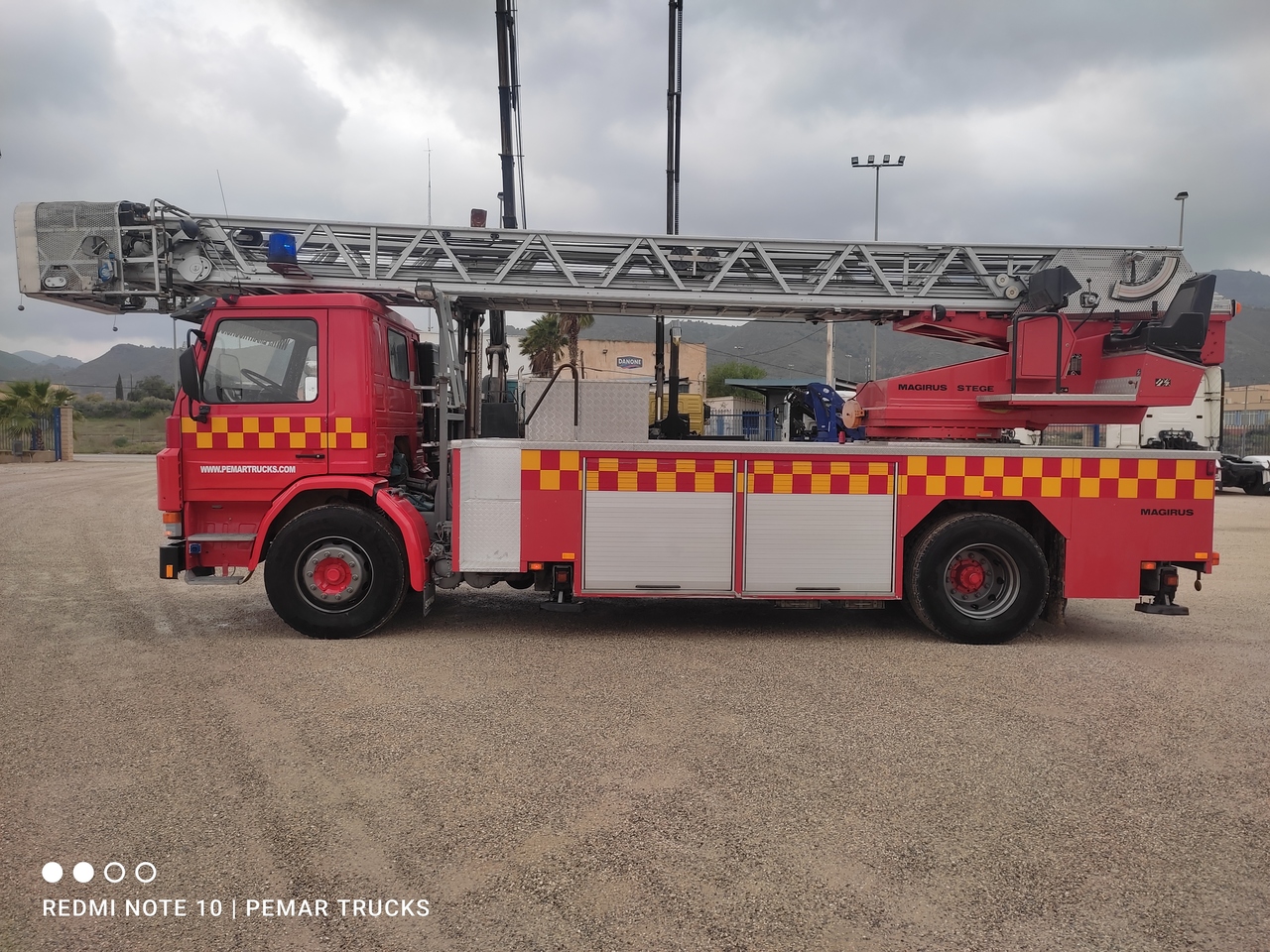 Camion de pompier SCANIA G93 250 ESCALERA BOMBEROS: photos 9
