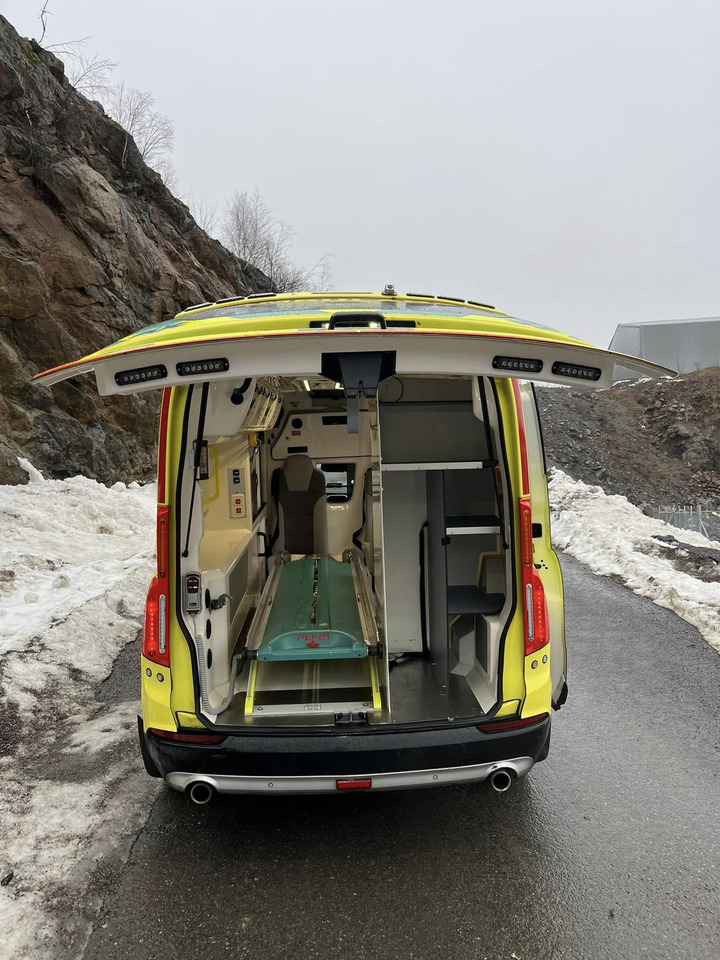 Ambulance VOLVO Nilsson XC90 D5 AWD - AMBULANCE / Krankenwagen: photos 12