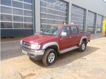 Pick-up 2004 Toyota Hilux: photos 1