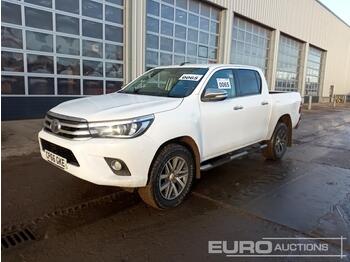 Pick-up 2017 Toyota Hilux Invincible: photos 1