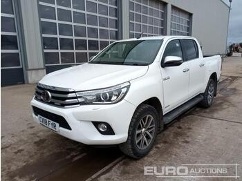 Pick-up 2018 Toyota Hilux Invincible: photos 1