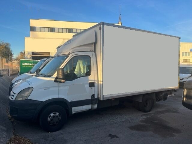 Fourgon grand volume IVECO DAILY 35C12