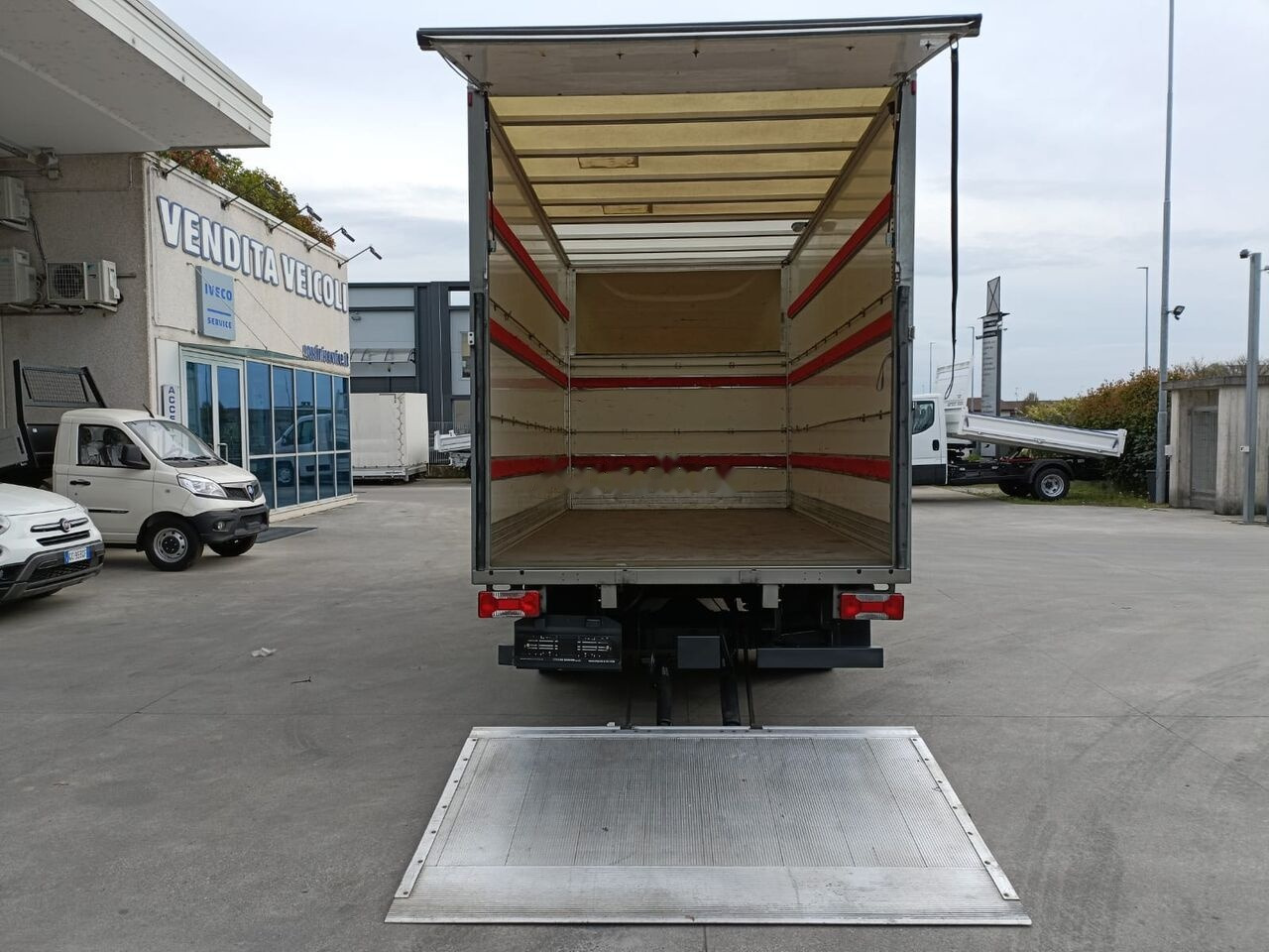 Fourgon grand volume IVECO DAILY 35C14