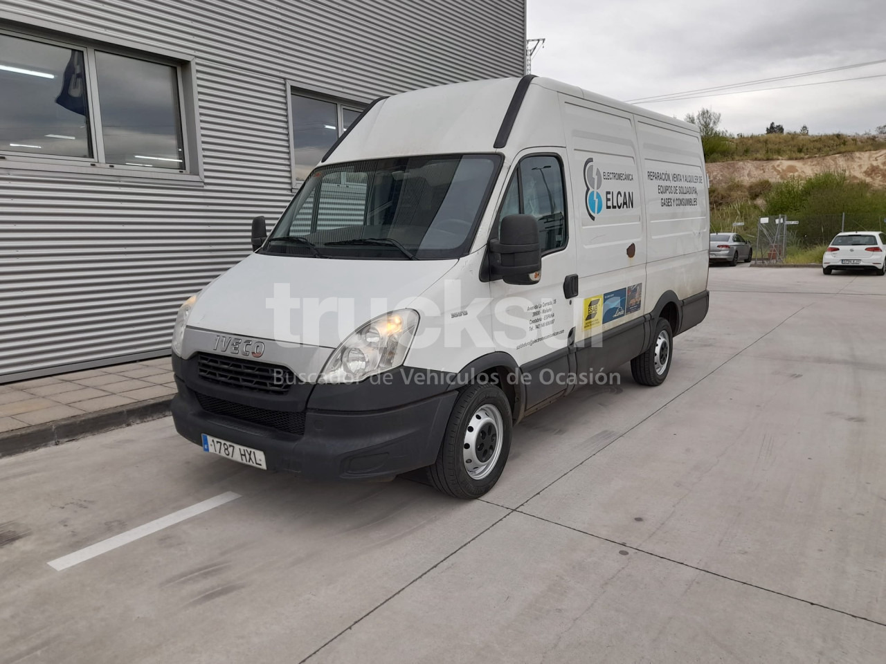 Fourgon grand volume IVECO DAILY 35S13