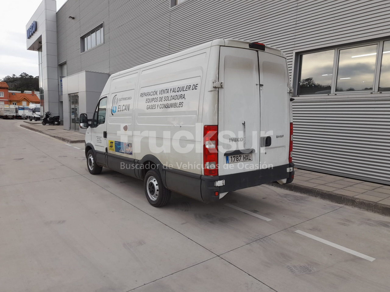 Fourgon grand volume IVECO DAILY 35S13