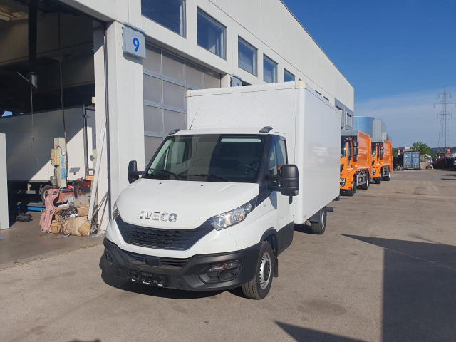 Fourgon grand volume IVECO Daily 35S16