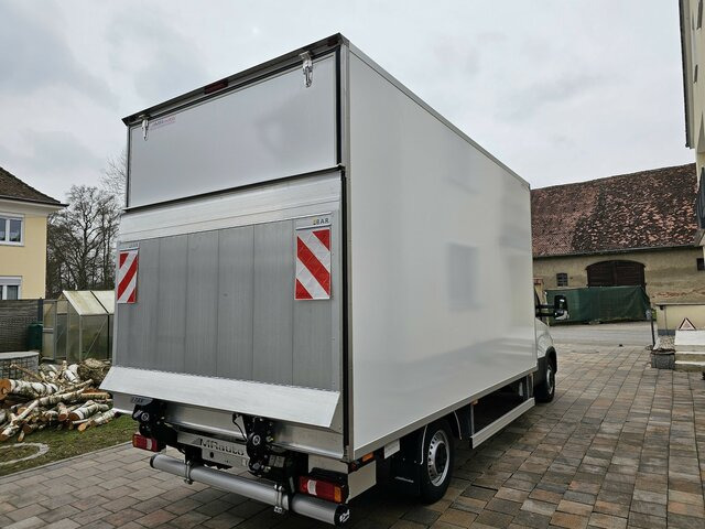 Fourgon grand volume IVECO Daily 35S18A8 3.0 Hi-Matic Koffer LBW BÄR LED
