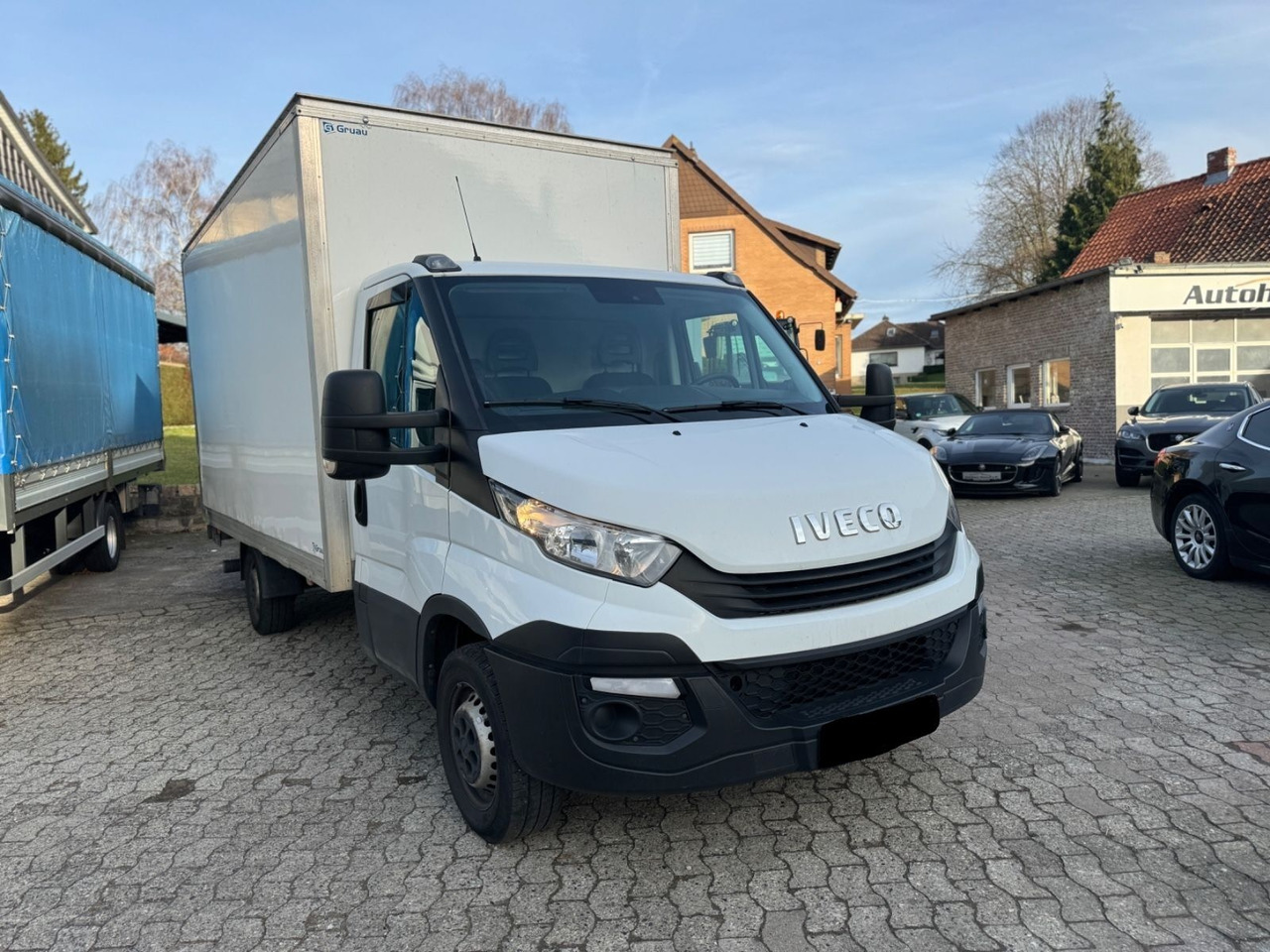 Fourgon grand volume IVECO Daily 35-160 Koffer + Tail Lift