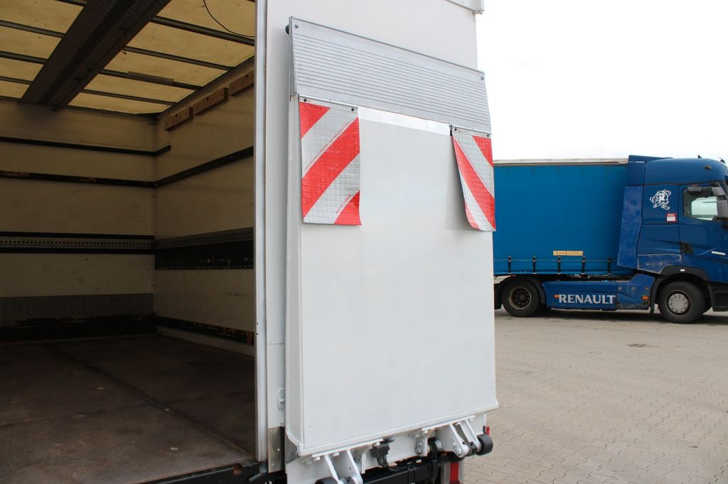 Fourgon grand volume Iveco DAILY 35S11, HYDRAULIC LIFT