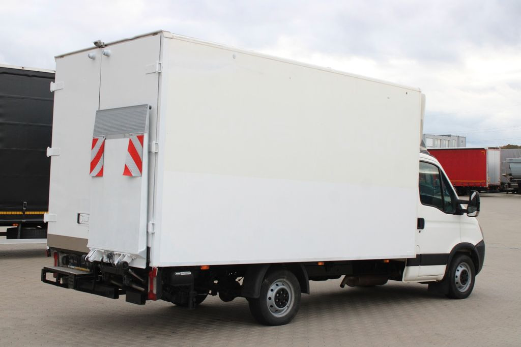Fourgon grand volume Iveco DAILY 35S11, HYDRAULIC LIFT