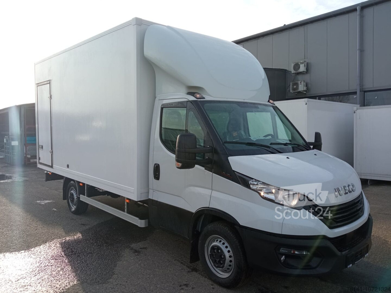 Fourgon grand volume Iveco Daily 180 35S18 LBW BÄR