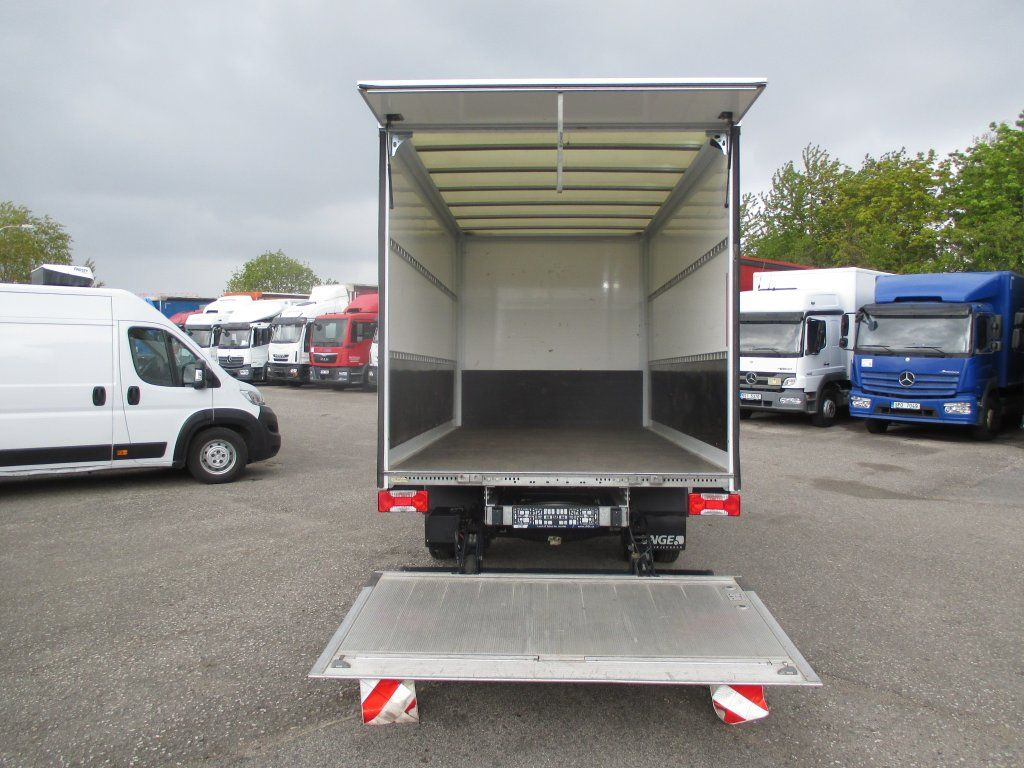 Fourgon grand volume Iveco Daily 35C16