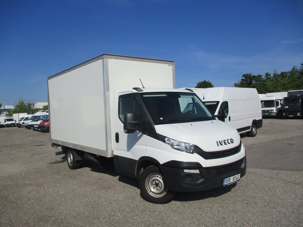 Fourgon grand volume Iveco Daily 35S16 HC