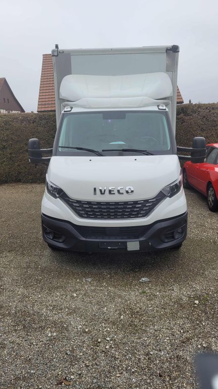 Fourgon grand volume Iveco Daily 35S18