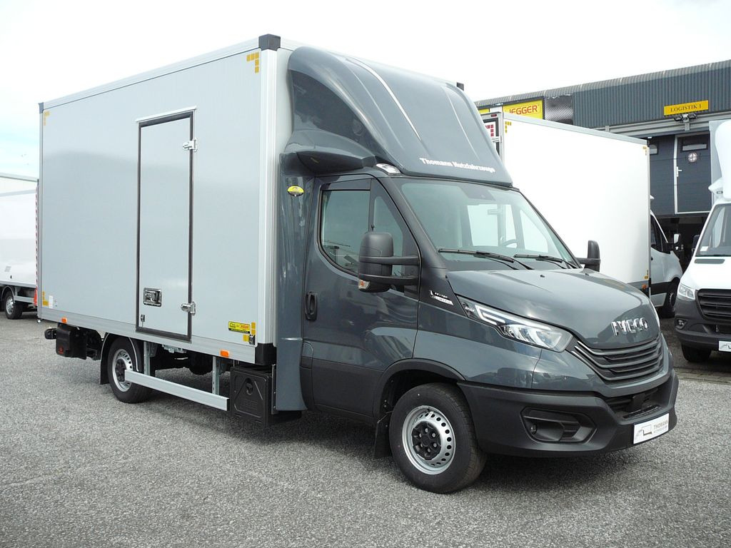 Fourgon grand volume Iveco Daily 35S18 Koffer Ladebordwand Navi Aut