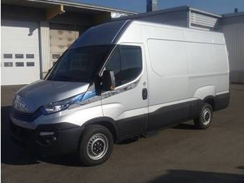 Fourgon grand volume Iveco Daily 35 S14 CNG
