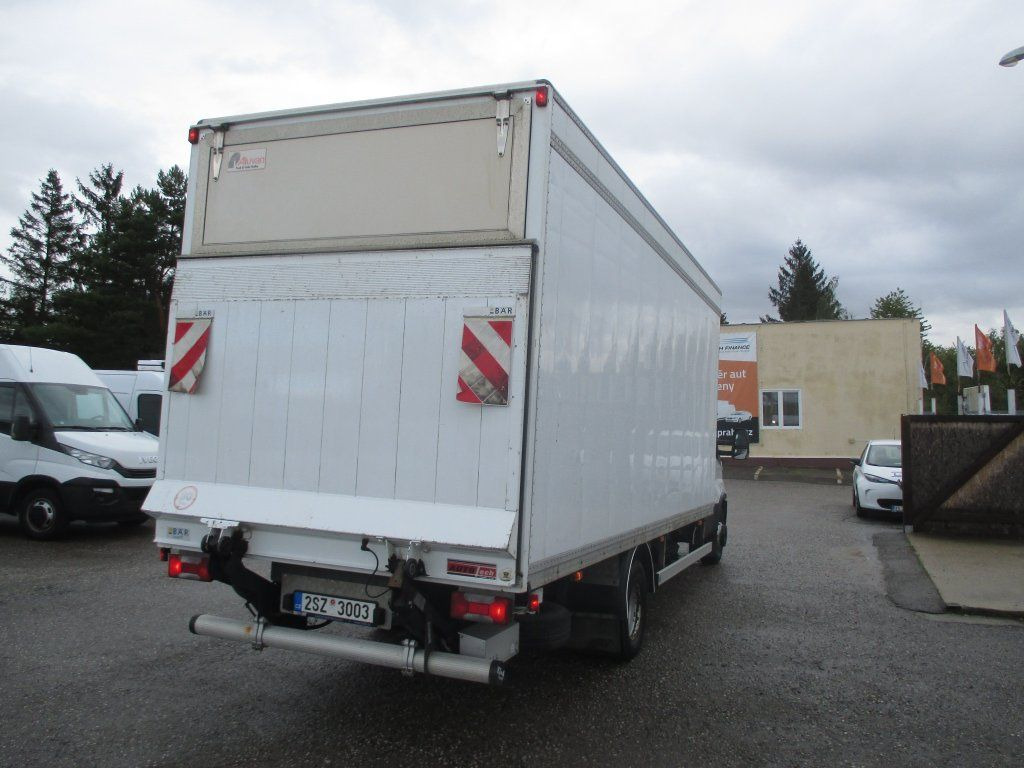 Fourgon grand volume Iveco Daily 60C17
