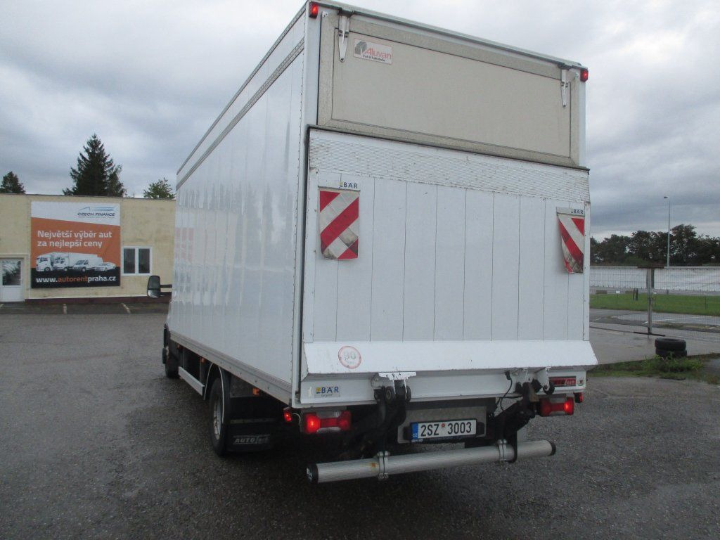 Fourgon grand volume Iveco Daily 60C17