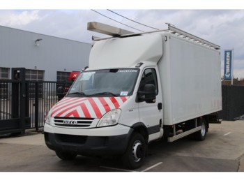 Fourgon grand volume Iveco Daily 65C18