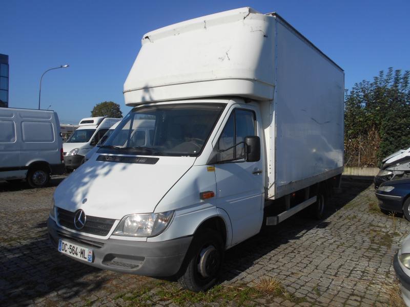 Fourgon grand volume Mercedes 411