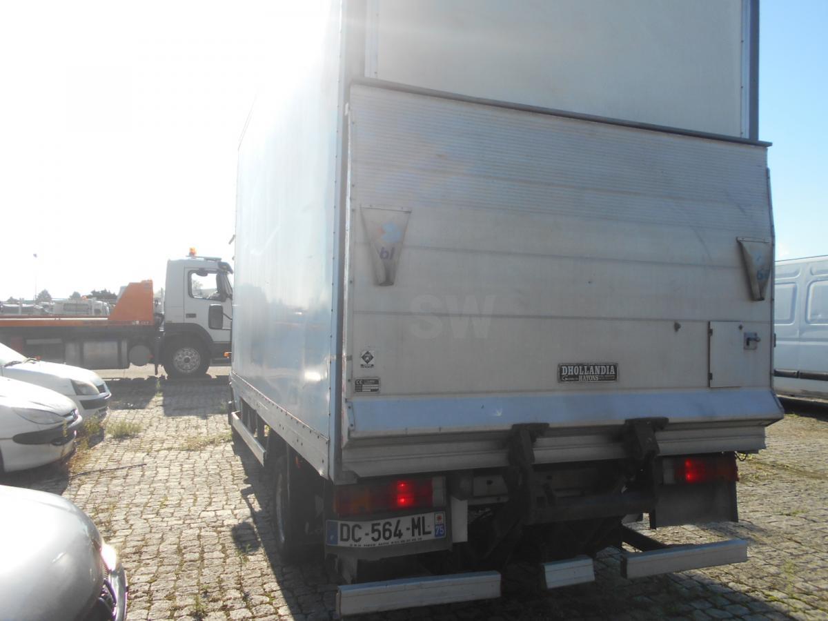 Fourgon grand volume Mercedes 411