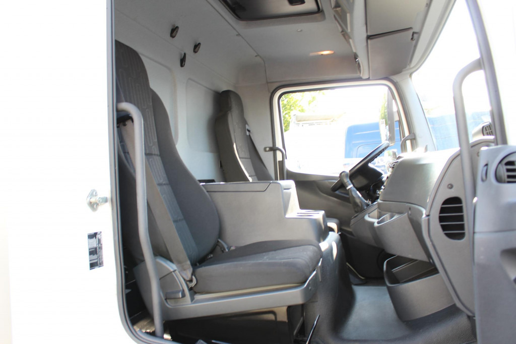 Fourgon grand volume Mercedes-Benz Atego 818 E6 Koffer 6m Klima LDW Schalter LBW