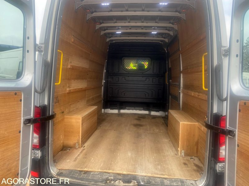 Fourgon utilitaire FOURGON TGE
