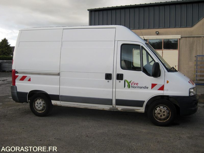Fourgon utilitaire Fiat Ducato