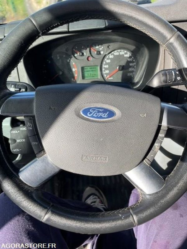 Fourgon utilitaire Ford Transit 2012