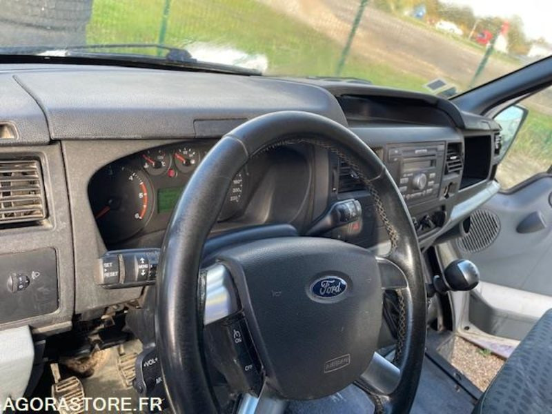 Fourgon utilitaire Ford Transit 2012