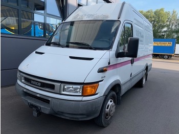 Fourgon utilitaire IVECO Daily City 35 C 15 V