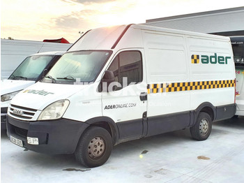 Fourgon utilitaire Iveco 35S12 12M3