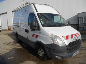 Fourgon utilitaire Iveco Daily 35C15