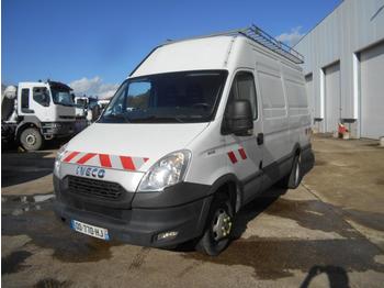 Fourgon utilitaire Iveco Daily 35C15