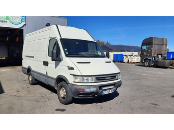 Fourgon utilitaire Iveco Daily 35S12