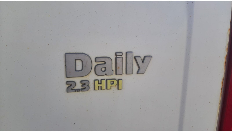 Fourgon utilitaire Iveco Daily 35S12
