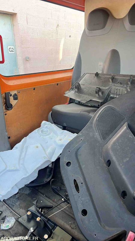 Fourgon utilitaire RENAULT MASTER - 2016 - ED-070-TP