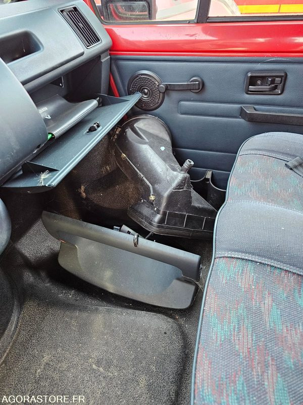 Fourgon utilitaire RENAULT TRAFIC - 1997 - 92410KM - 8311QX41