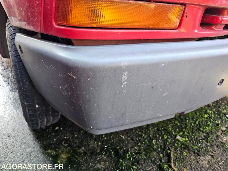 Fourgon utilitaire RENAULT TRAFIC - 1997 - 92410KM - 8311QX41