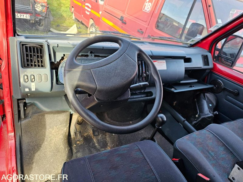 Fourgon utilitaire RENAULT TRAFIC - 1997 - 92410KM - 8311QX41